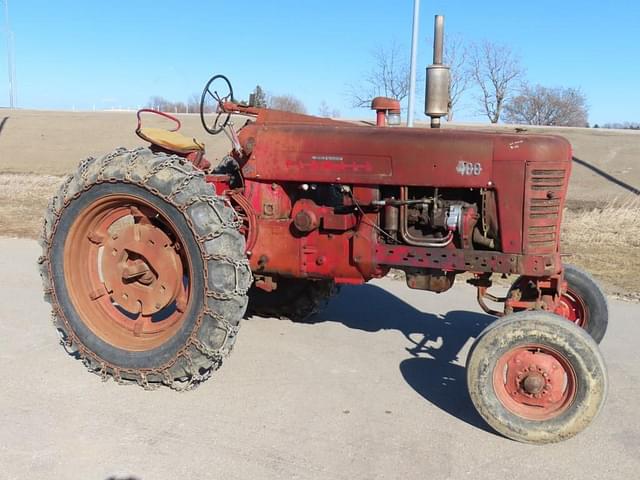 Image of Farmall 400 equipment image 4