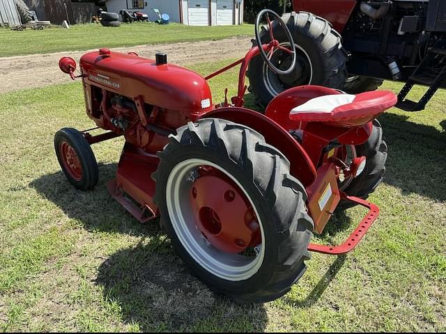 Image of International Harvester Cub Lo-Boy equipment image 4