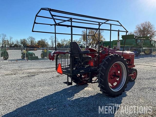 Image of International Harvester 300 equipment image 2