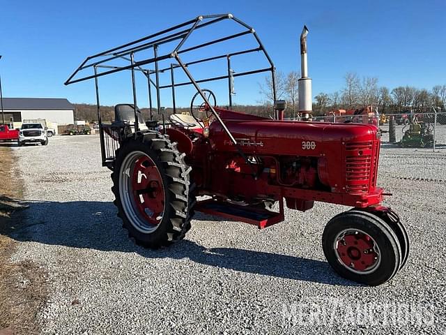 Image of International Harvester 300 equipment image 1