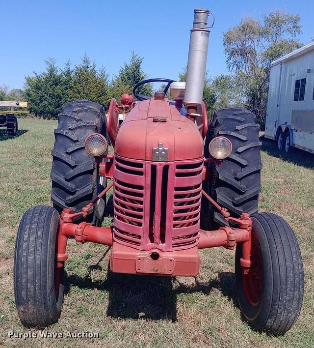 Image of International Harvester 300 equipment image 1