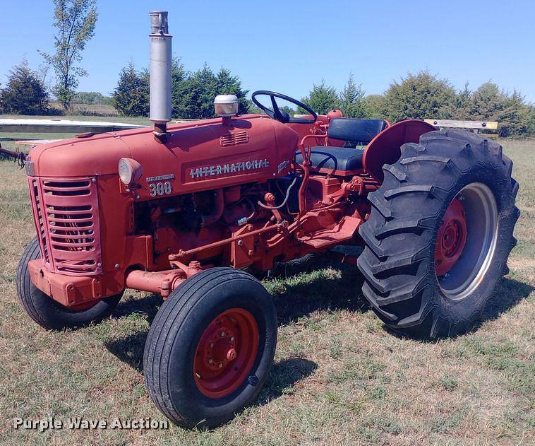 Image of International Harvester 300 Primary image