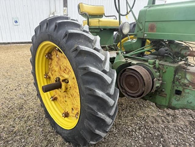 Image of John Deere 60 equipment image 4
