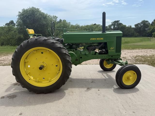 Image of John Deere 60 equipment image 3