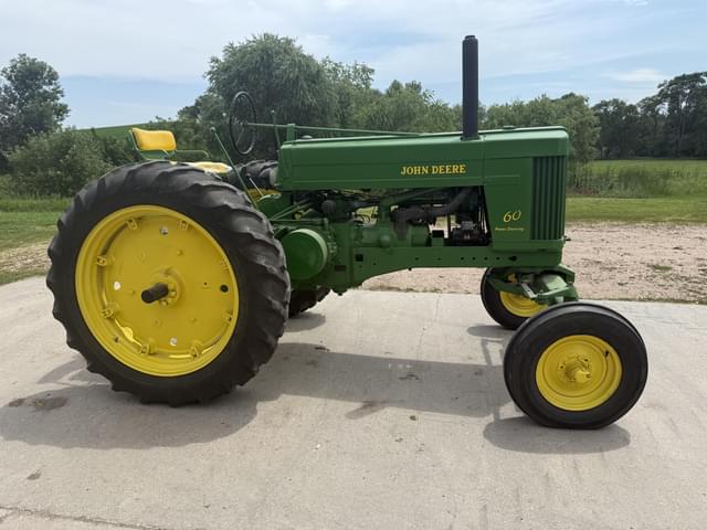 Image of John Deere 60 equipment image 2