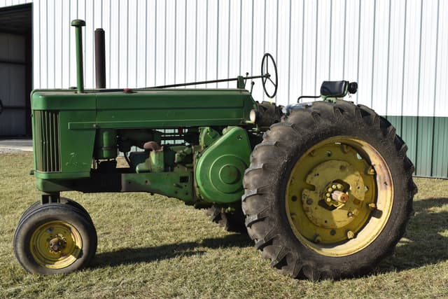 Image of John Deere 70 equipment image 2