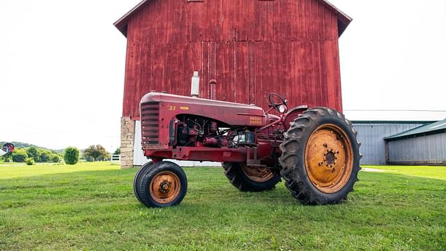 Image of Massey-Harris 33 equipment image 1