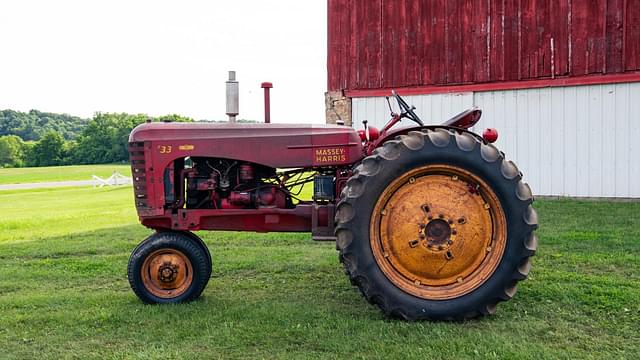 Image of Massey-Harris 33 equipment image 3