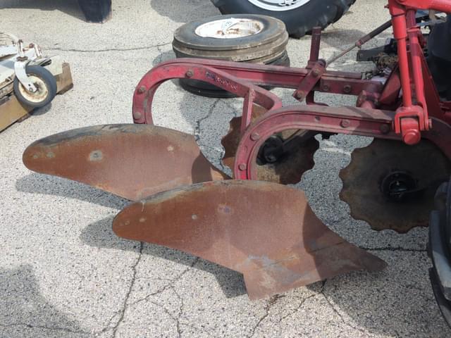Image of Farmall 100 equipment image 3