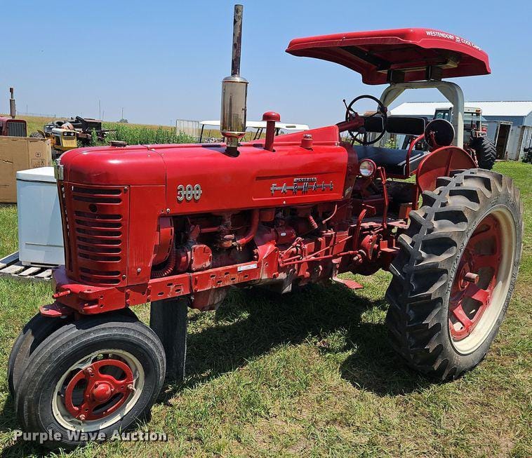 Main image Farmall 300