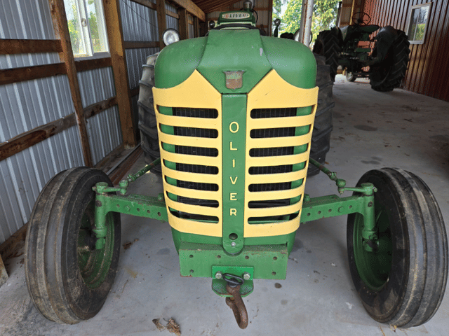 Image of Oliver Super 55 equipment image 2