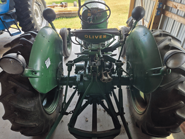 Image of Oliver Super 55 equipment image 3