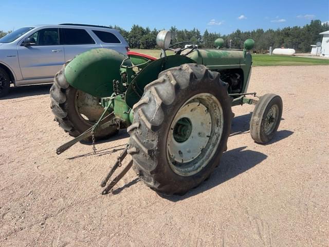 Image of Oliver Super 55 equipment image 4