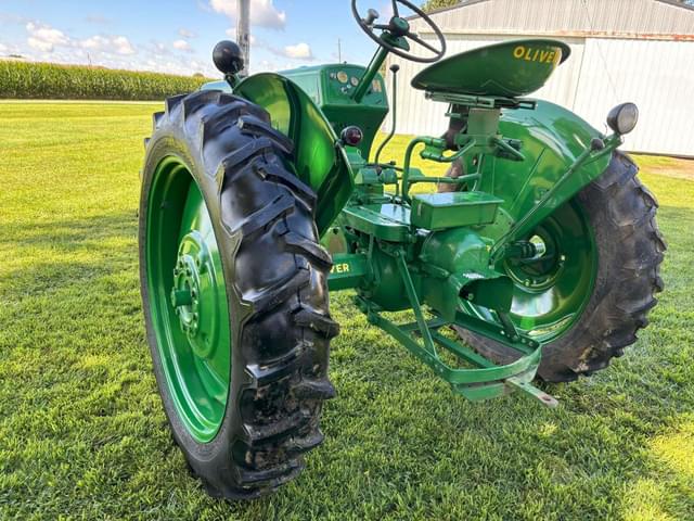 Image of Oliver Super 66 equipment image 2