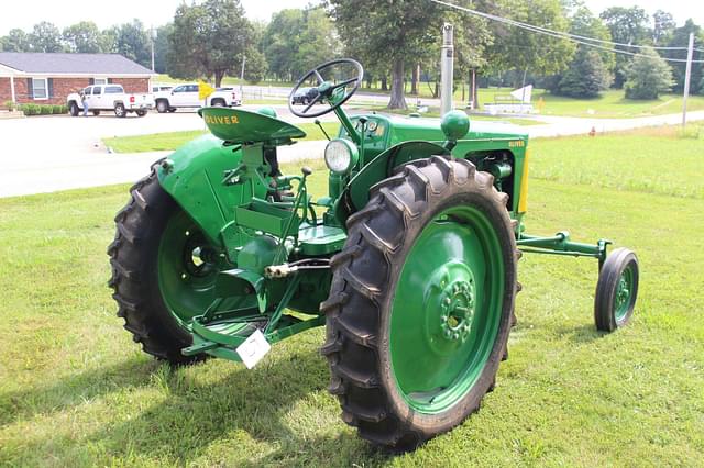 Image of Oliver Super 66 equipment image 2