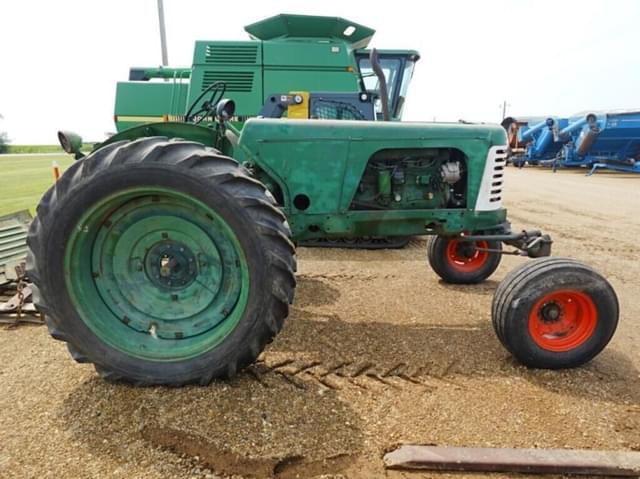 Image of Oliver Super 77 equipment image 2