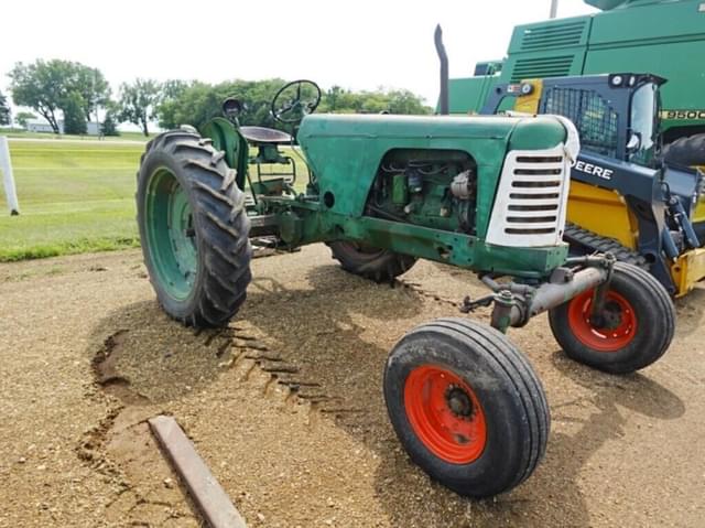 Image of Oliver Super 77 equipment image 1