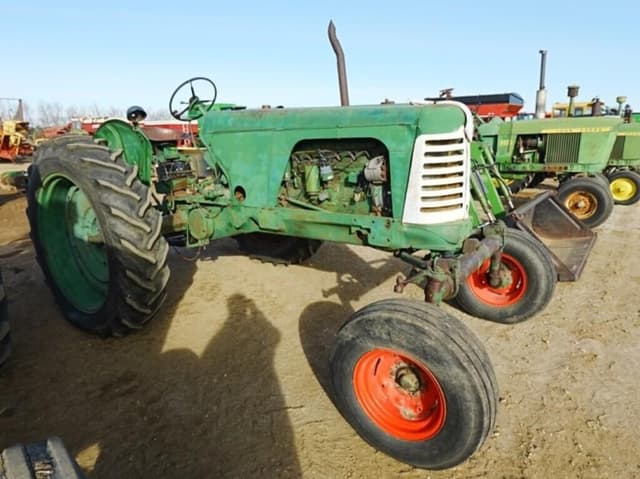 Image of Oliver Super 77 equipment image 1