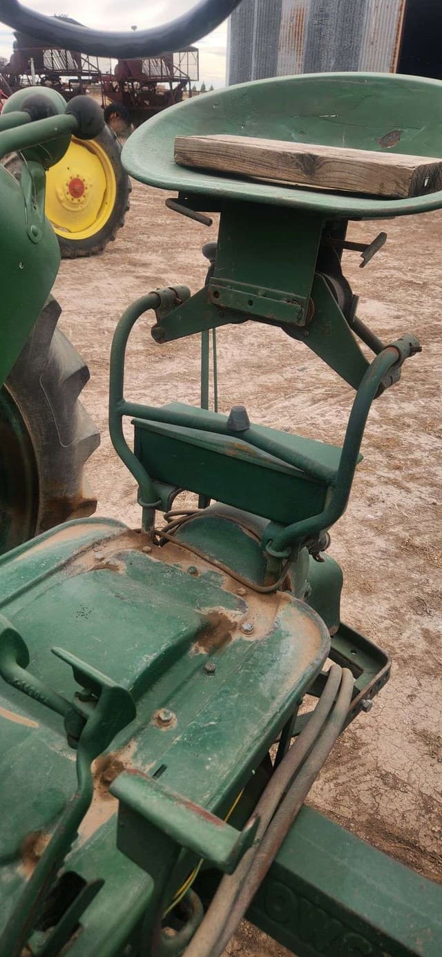 Image of Oliver Super 88 equipment image 4