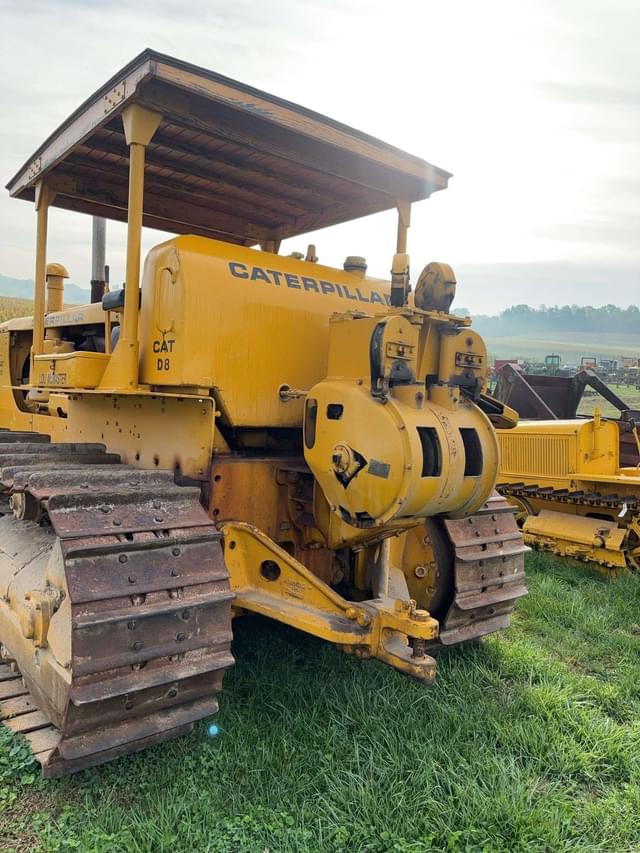 Image of Caterpillar D8 equipment image 3