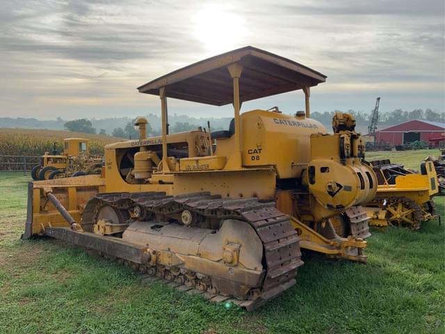 Image of Caterpillar D8 equipment image 2