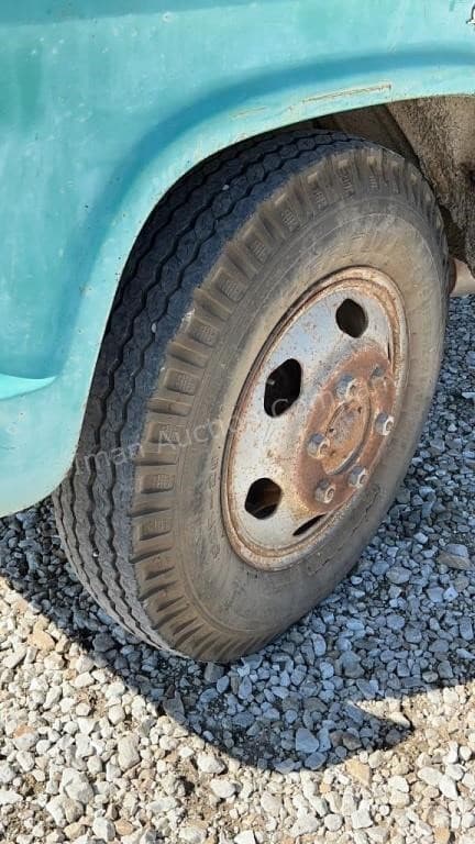 Image of Chevrolet 6400 equipment image 2