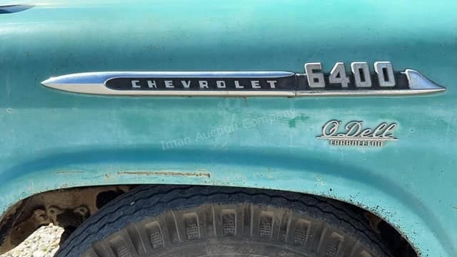 Image of Chevrolet 6400 equipment image 3