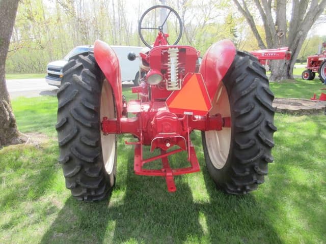 Image of Cockshutt 35 equipment image 3