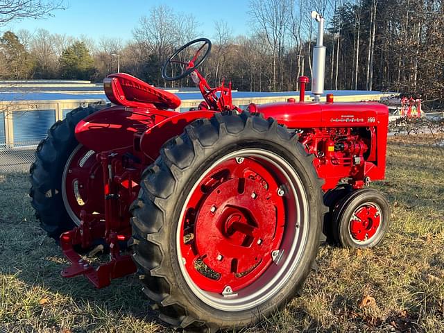 Image of Farmall 200 equipment image 2