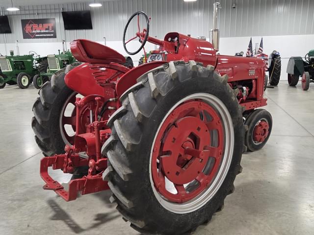 Image of Farmall 300 equipment image 4