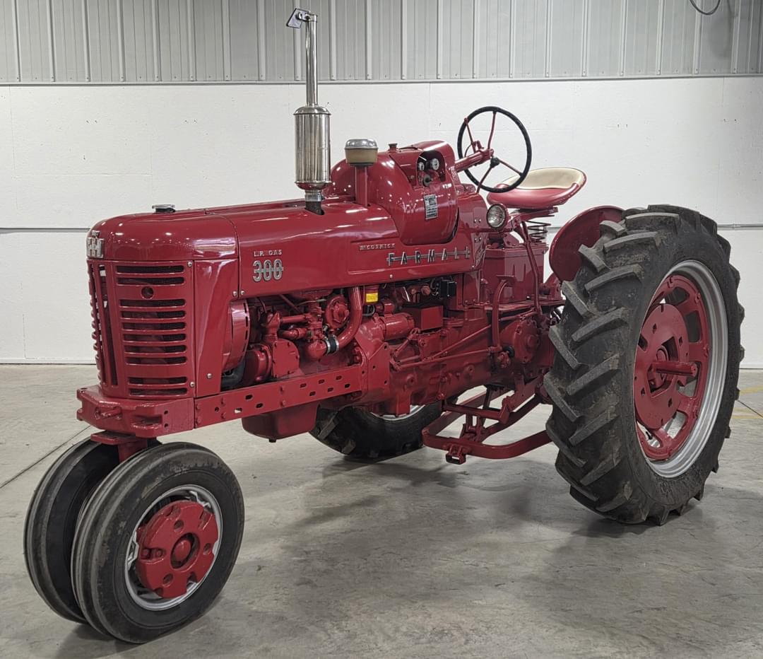 Image of Farmall 300 Primary image