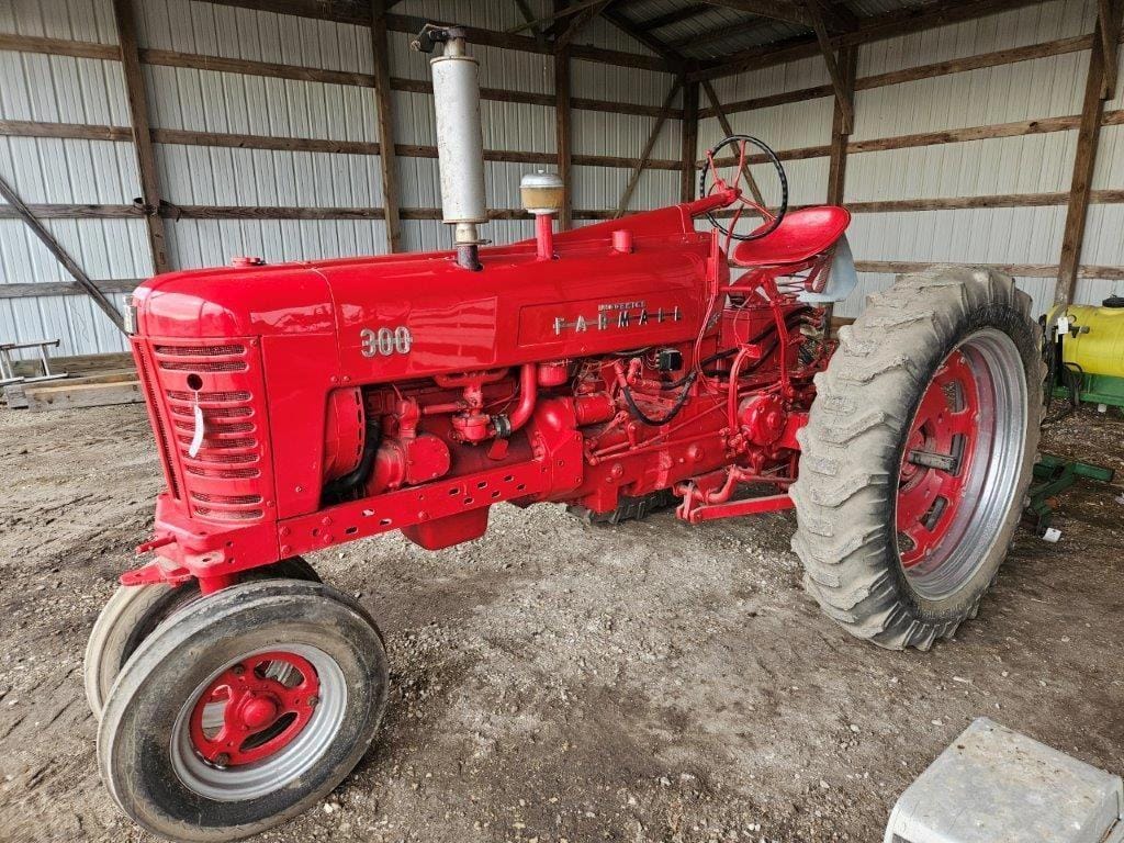 Main image Farmall 300