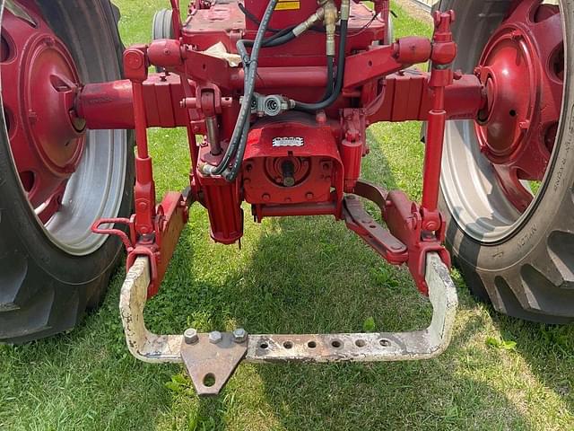 Image of Farmall 400 equipment image 4