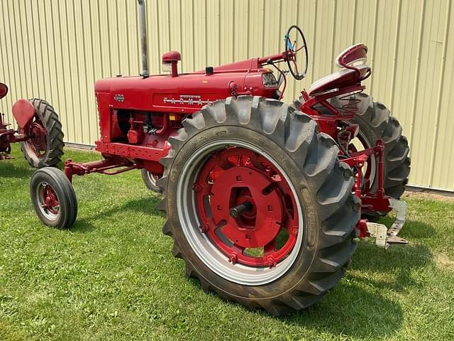 Image of Farmall 400 equipment image 2