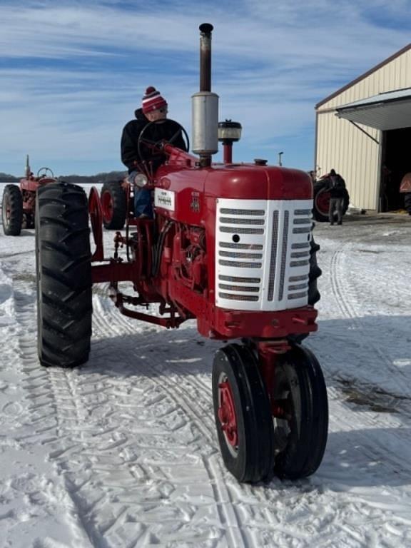 Image of Farmall 450 equipment image 2