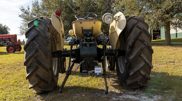 Image of Ferguson F-40 equipment image 2