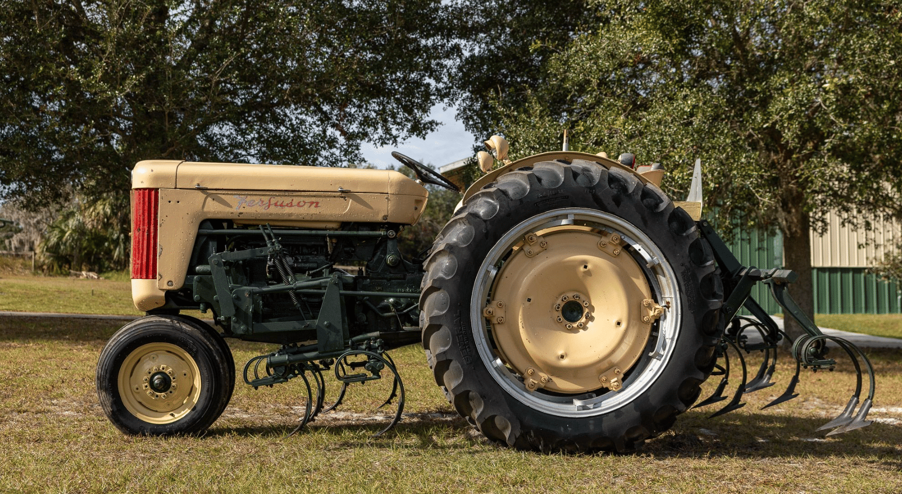 Main image Ferguson F-40