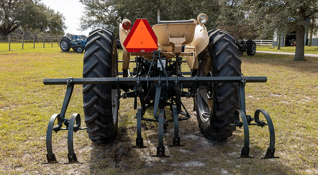 Image of Ferguson F-40 equipment image 3