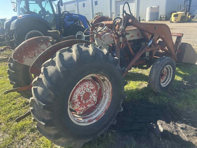 Image of Ford 801 equipment image 4