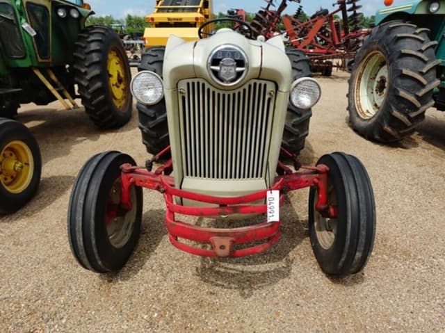 Image of Ford 860 equipment image 3