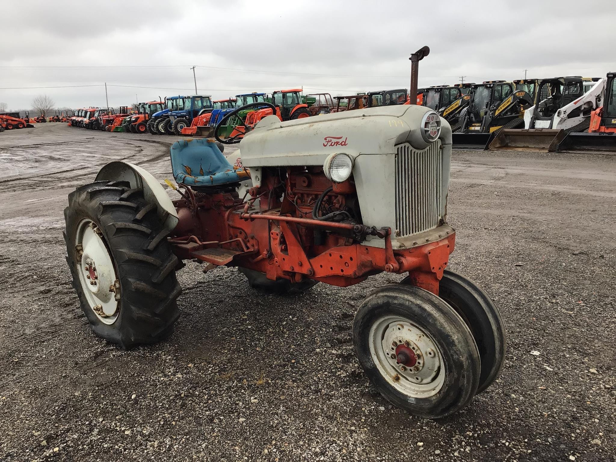 1956 Ford 960 Equipment Image0