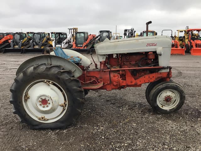 Image of Ford 960 equipment image 2