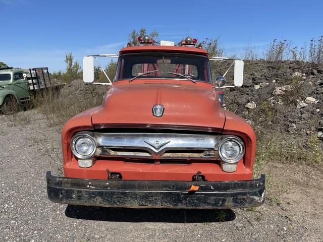 Image of Ford F-600 equipment image 1