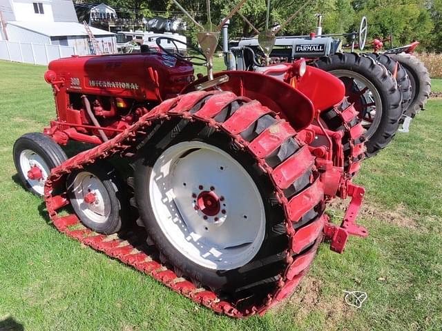 Image of International Harvester 300 equipment image 1