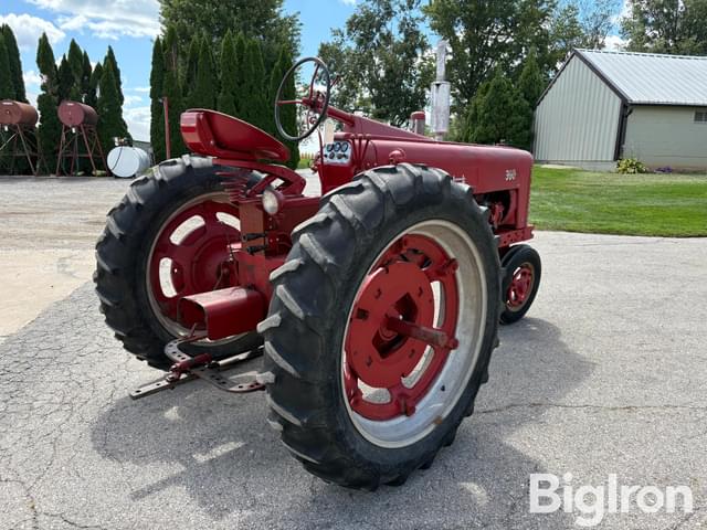Image of International Harvester 300 equipment image 4