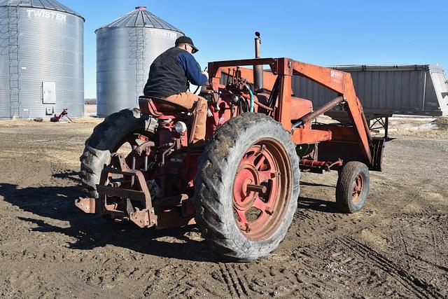 Image of Farmall 400 equipment image 3