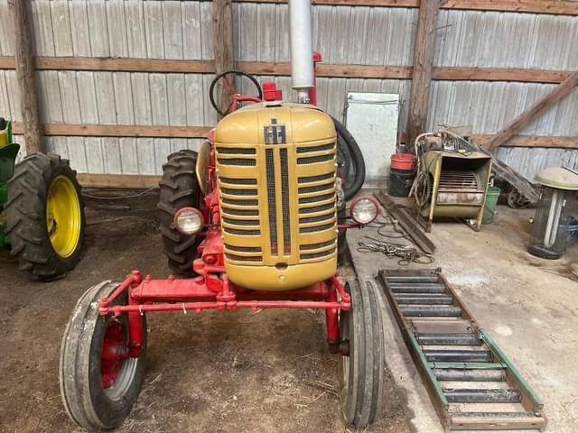 Image of International Harvester 100 equipment image 1