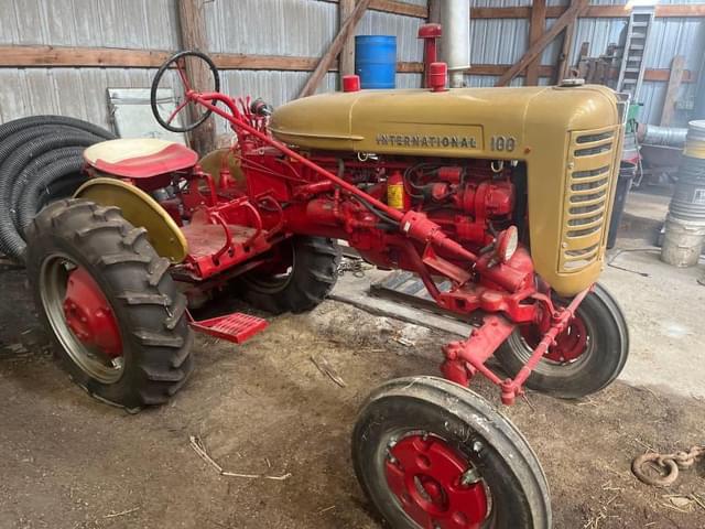 Image of International Harvester 100 equipment image 3