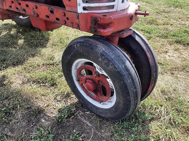 Image of International Harvester 350 equipment image 3