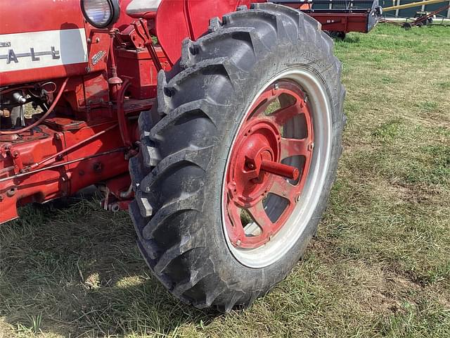 Image of International Harvester 350 equipment image 1